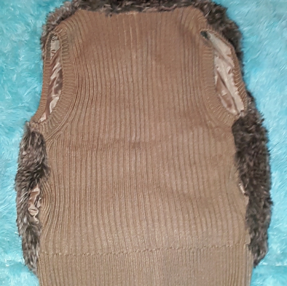Vest - Picture 2 of 3